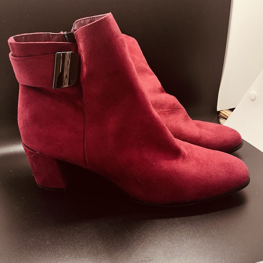 Women's East 5th Ezra Block Heel Zip Booties in a red/burgundy faux suede